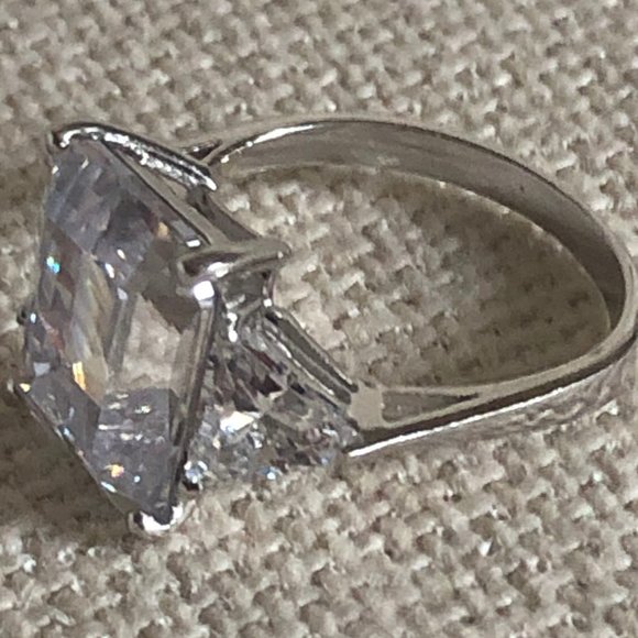 Sterling Silver 925 Cubic Zirconia Size 7 - Picture 5 of 8